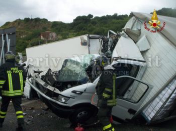 Villafranca Tirrena - Violento incidente tra Rometta e Villafranca, due morti e un ferito grave: i nomi delle vittime e la dinamica